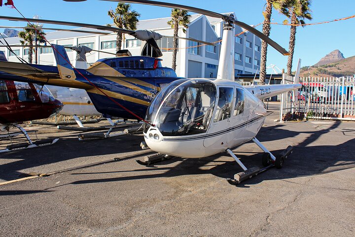 Helicopter Tour in Victoria & Alfred, Table Mountain & Cape Town - Image 1