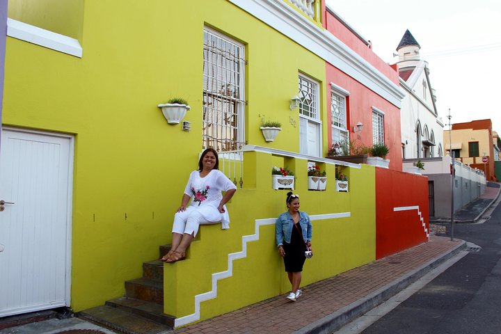 Historical city & Table Mountain - Image 3