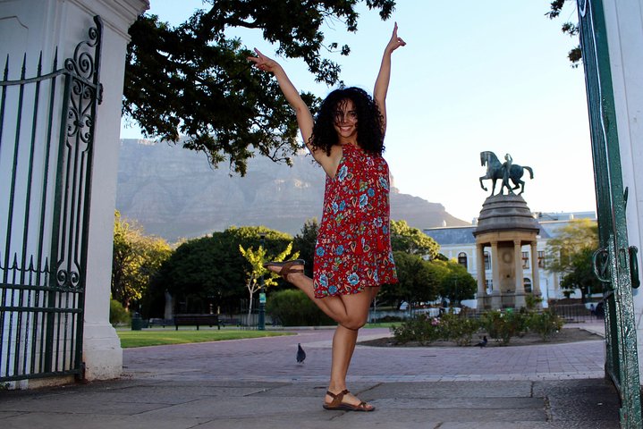 Historical city & Table Mountain - Image 2
