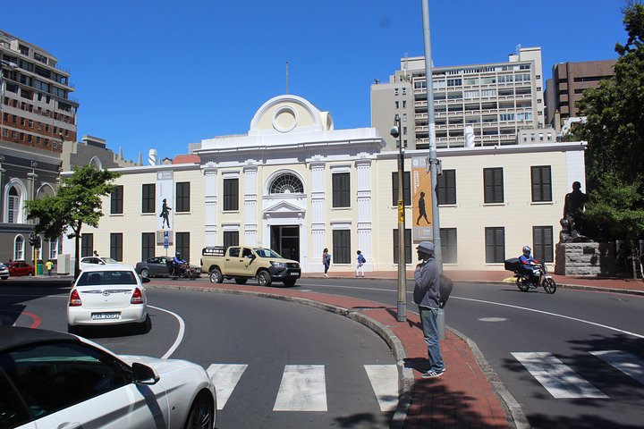 Private Cape Town City Table Mountain Bo-Kaap Tour Price per/Group 12 Pax H/D  - Image 2