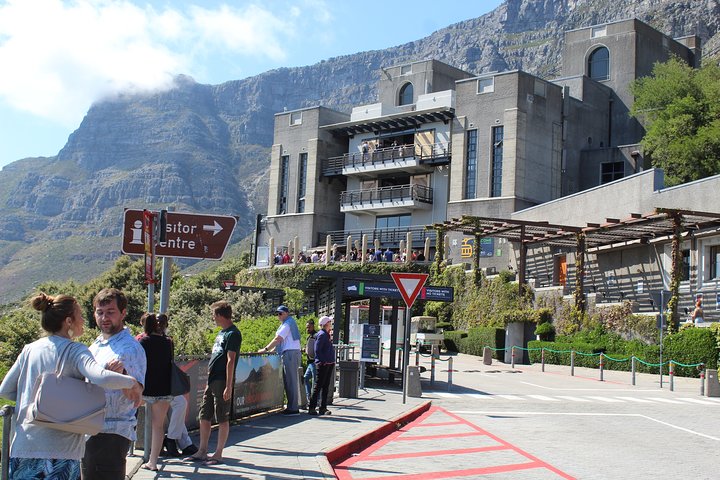 Private Cape Town City Tour Table Mountain + Camps Bay Beach H/D - Image 4