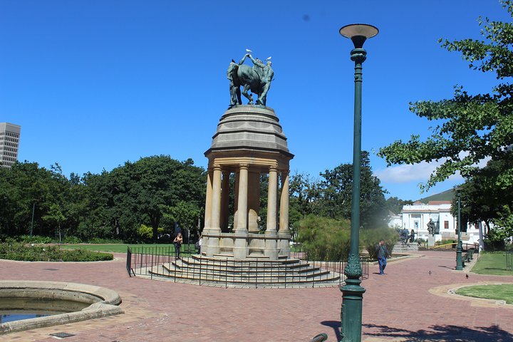 Private City Tour Table Mountain + Cable Car Ticket Camps Bay H/D - Image 3