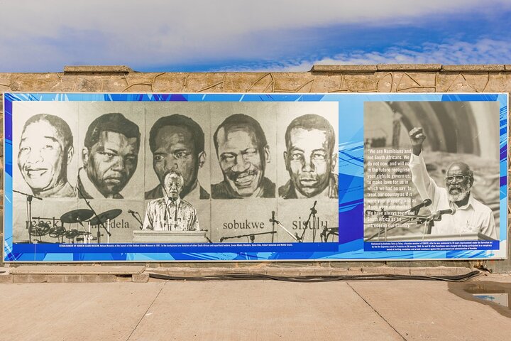Private Day Tour in Robben Island, Bo-Kaap and Table Mountain  - Image 1