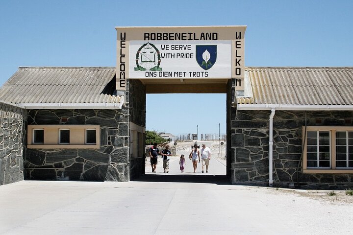 Robben Island and Table Mountain City Guided Full Day Tour - Image 2