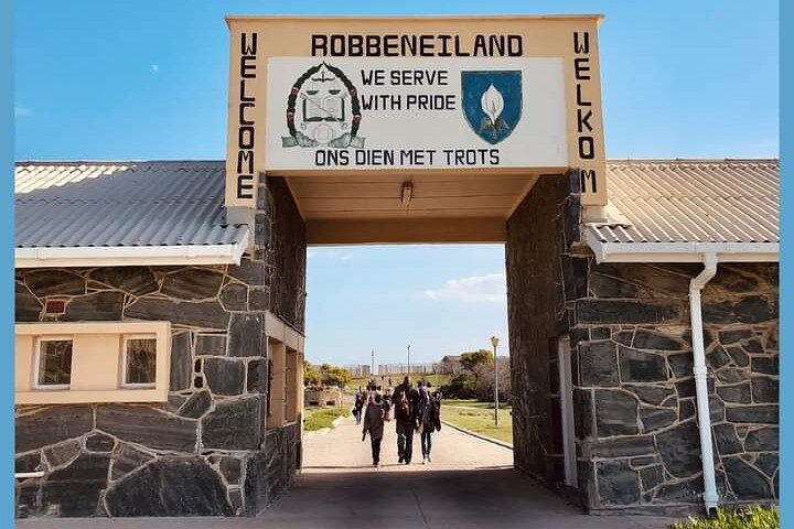 Robben Island and Table Mountain Full Day Private Tour - Image 4