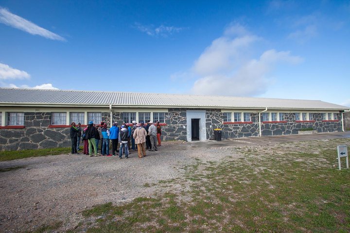 Robben Island & City stops.We confirm tickets by 8h00 am next day - Image 3