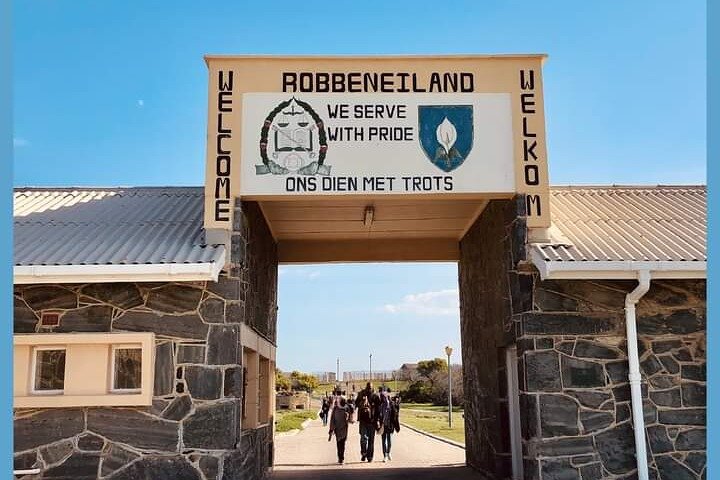 Robben Island, Table Mountain and kirstenbosch from Cape Town - Image 2