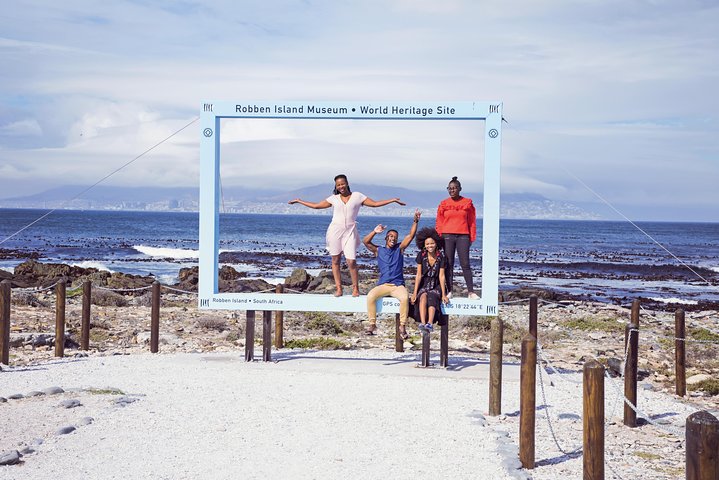 Robben Island Ticket, Kirstenbosch & South African Wine Tasting Small Group Tour - Image 2
