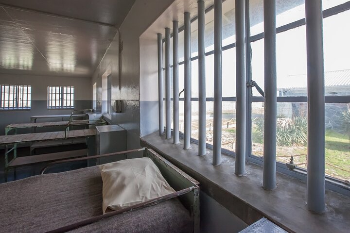 Robben Island Tour - Hotel Pick-Ups & stops at interesting places pre/post tour - Image 2
