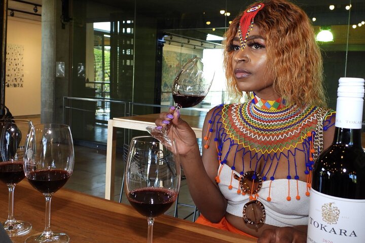 Stellenbosch and Franschhoek 20 Wine Tasting & Lunch & Tasting Fees Shared Tour - Image 5