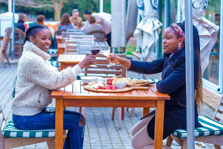 Stellenbosch and Franschhoek Winelands tour - Image 5