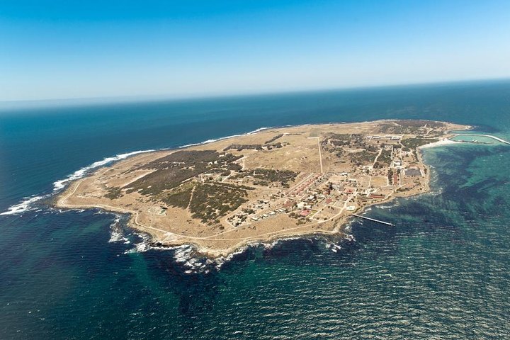 Table Mountain & Mandela Freedom Full Day Tour - Image 2