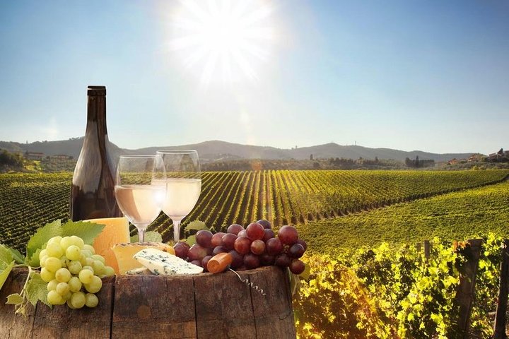 Tailor made Stellenbosch & Franschhoek Winelands Full day Tour. - Image 2