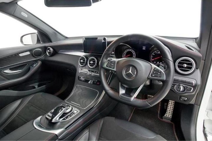 VIP Cape Town Private Guided Tour in Premium Luxury Vehicle - Image 2