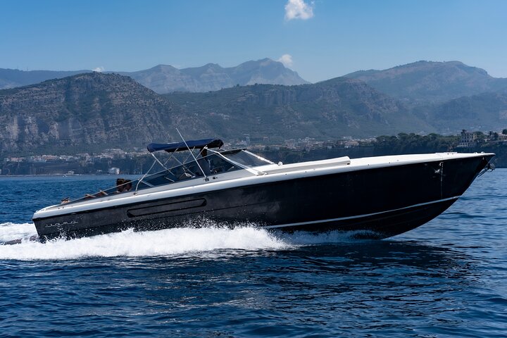 Amalfi & Positano Private Yacht Tour - Image 1