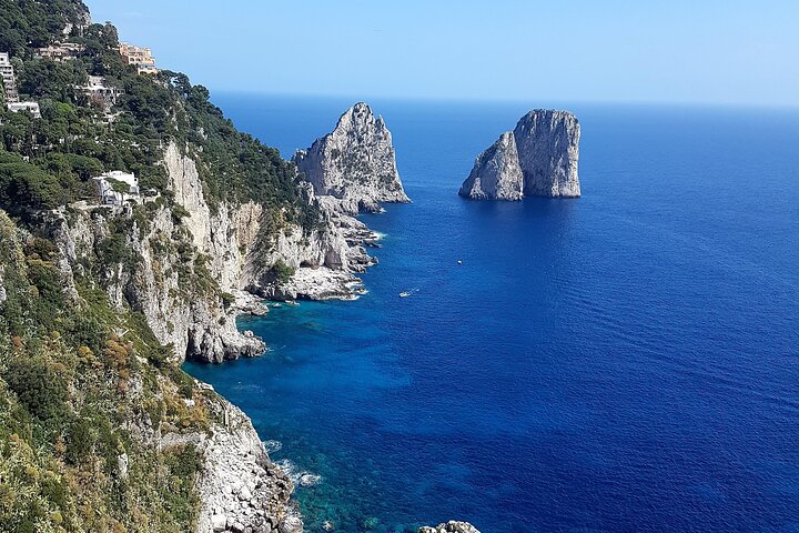Capri Private Boat Tour from Capri (2 hours) - Image 4