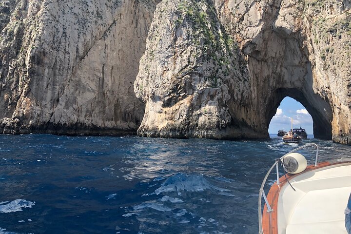 Capri Private Boat Tour from Capri (2 hours) - Image 2