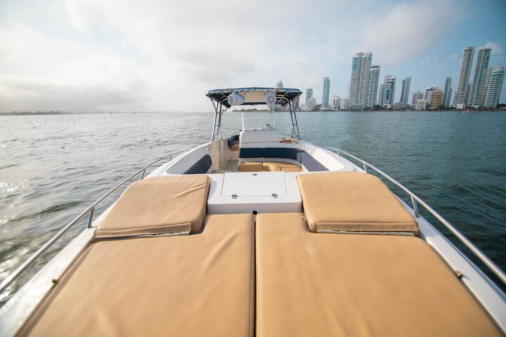 8 hour speedboat rental La Morronga 41' - Image 3