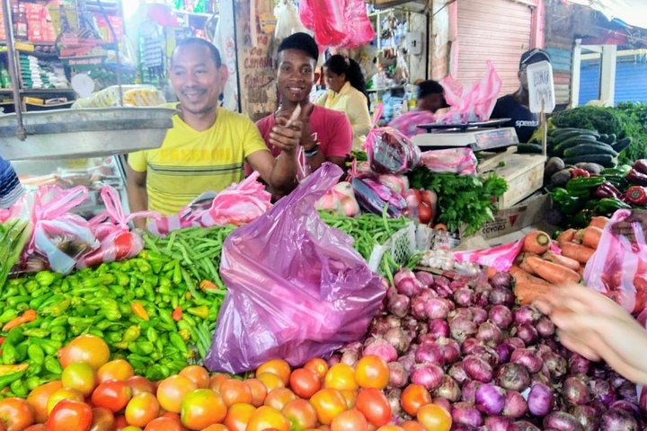 Bazurto local market with Maripe - Image 2