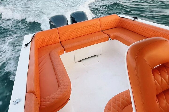 Boat rental for 8 hours in La Santamaría V with Captain - Image 2