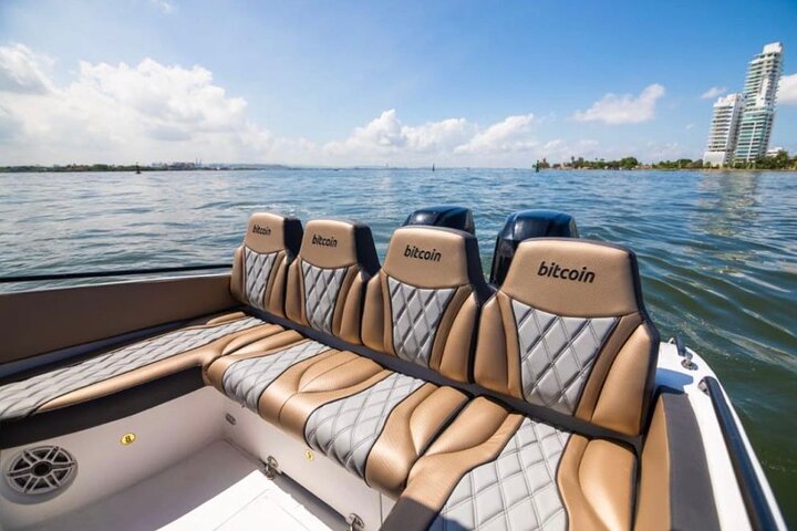 Boat Rental In Cartagena For 8 People - Image 4