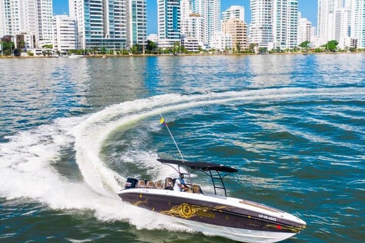 Boat Rental In Cartagena For 8 People - Image 3