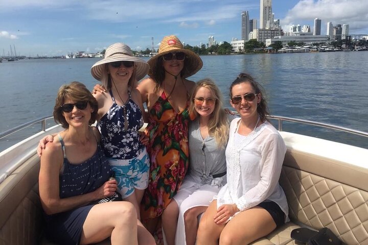 Boat Rental In Cartagena For 8 People - Image 1