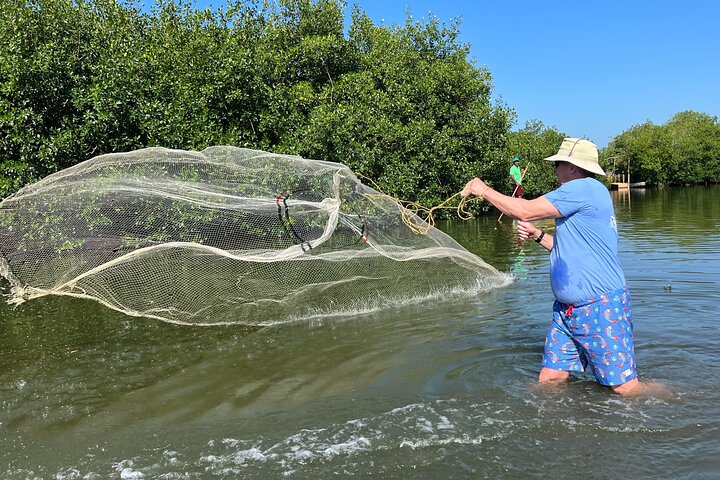 Cartagena Fishing & Crabbing • Unique Local Experience with Lunch - Image 5