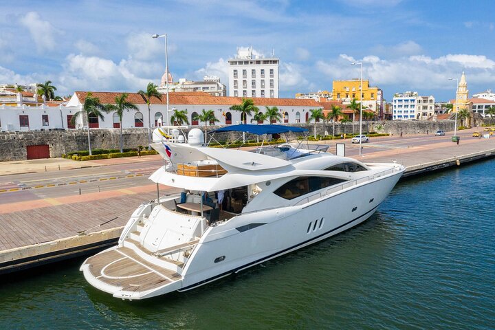 Charter 8 Hours Marlet Sunseeker 82' Largest Yacht Cartagena - Image 3