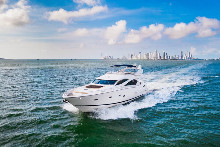 Charter 8 Hours Marlet Sunseeker 82' Largest Yacht Cartagena - Image 4