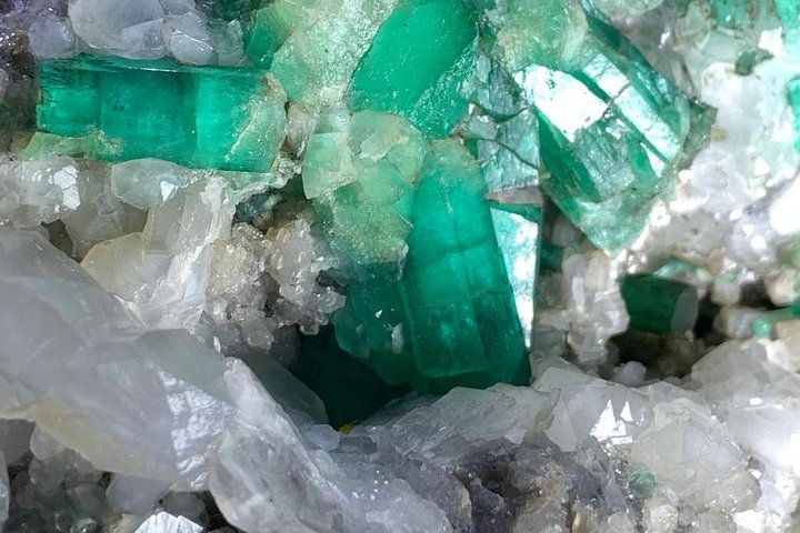 Emerald Lecture - Become an expert - Image 5