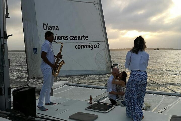 Engagement or Symbolic Wedding on a Boat in Cartagena - Image 5