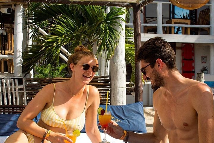 Full-Day Guided Beach Tour in Barú and Optional Bird Aviary - Image 2