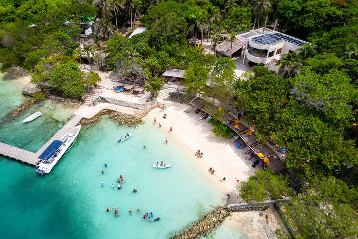 Full Day Tour to Isla Grande in Rosario Islands - Image 3
