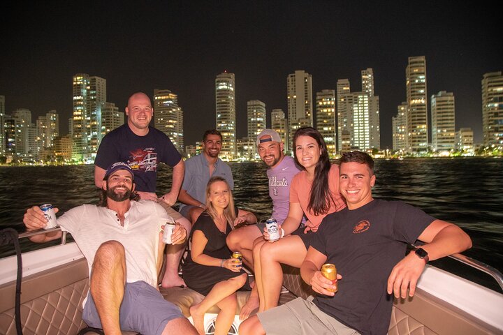 Night Tierra Bomba Barhopping Up To 10 people - Image 1