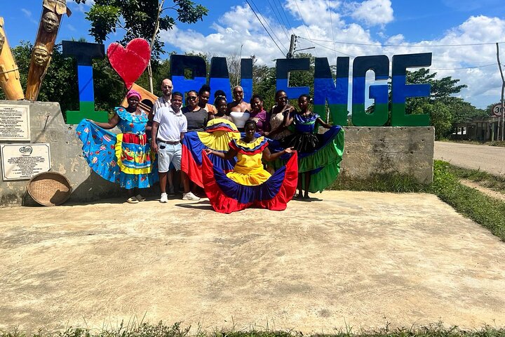 Palenque Native Guide, free entrance tickets, dance show & lunch - Image 1