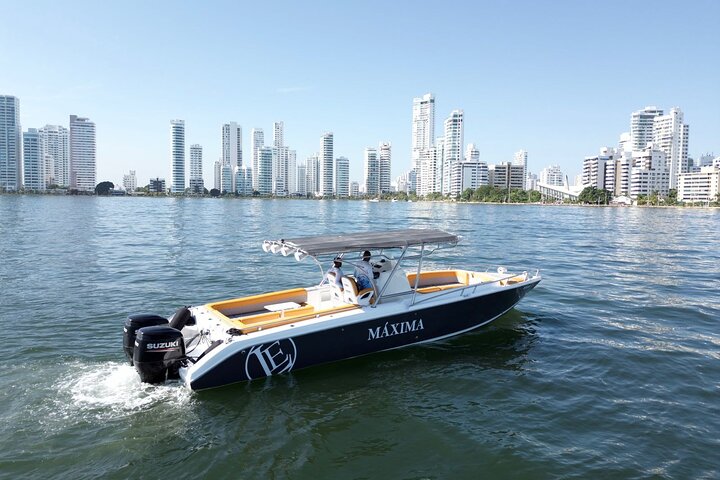Private Boat Rental for 8 Hours in Maxima with Captain - Image 2