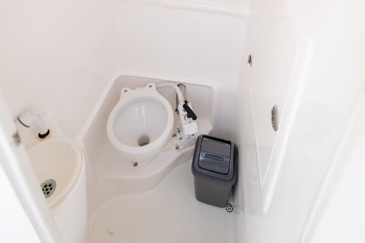 Private Boat Rental for 8 Hours in Maxima with Captain - Image 4