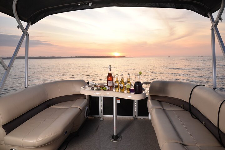 Private Luxury Boat Tour through the Magical Bay of Cartagena - Image 5