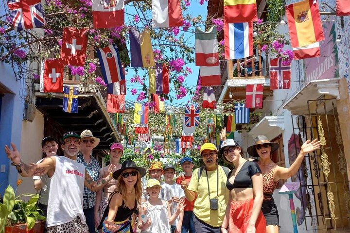 Private Walking Tour: Walled City and Getsemaní  - Image 1