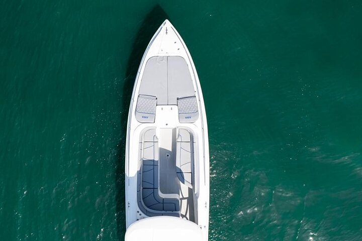 Rent 8 Hours Luxury Boat AWA41' for the Rosario Islands - Image 2