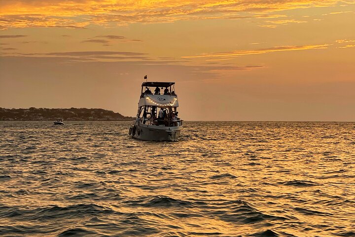 Sunset tour Sibarita Express 90 minutes with Open Bar - Image 1