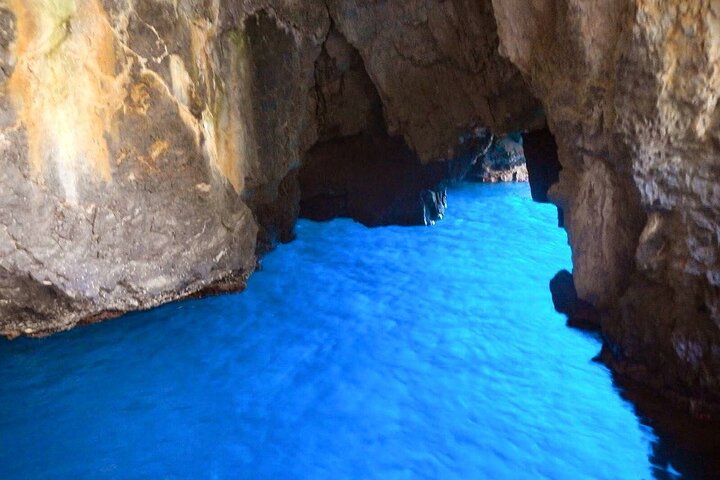 Private tour from Catania to Taormina with Isola Bella boat tour - Image 2