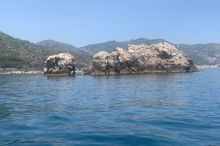 Private tour from Catania to Taormina with Isola Bella boat tour - Image 4