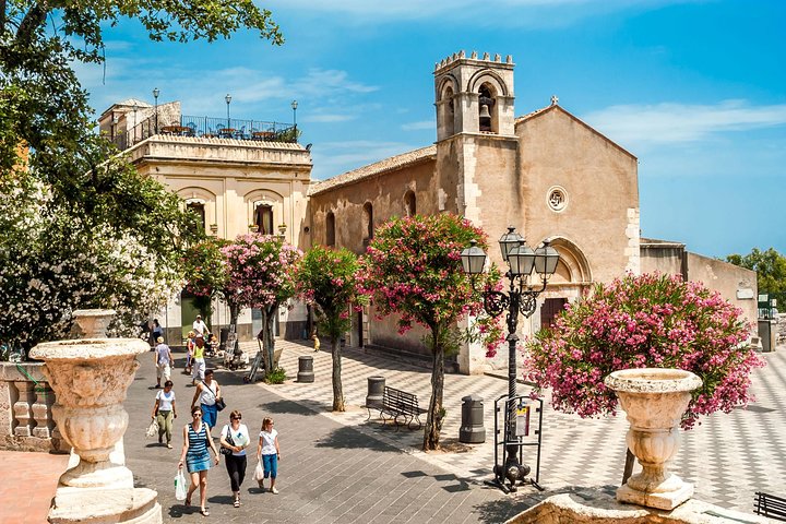 Private Tour of Taormina and Castelmola with traditional lunch - Image 2