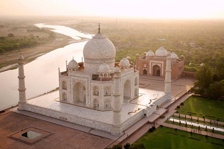 2 day trip to Agra from Chennai with air tickets - Image 1