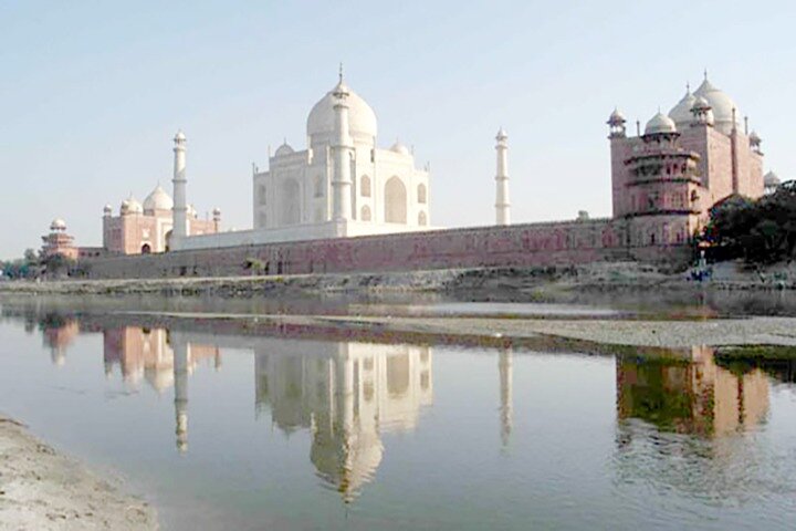 Taj Mahal Sunrise and Agra Overnight Tour from Chennai  - Image 5