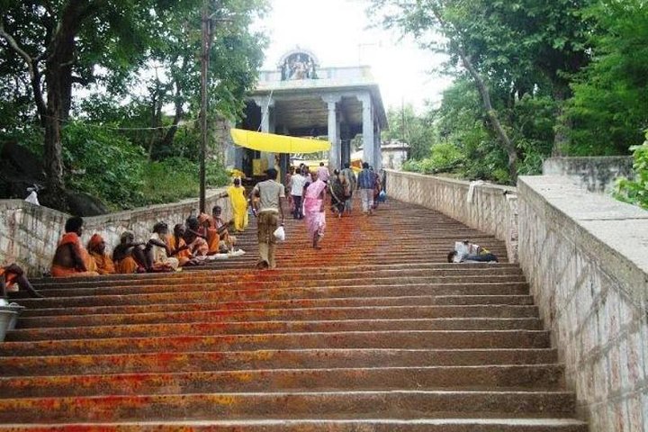 Visit Thiruthani Murugan Temple From Chennai  - Image 1