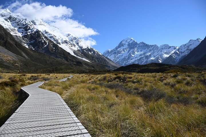 Christchurch to Queenstown Day Tour Via Tekapo & Mt Cook - Image 3