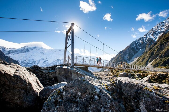 Christchurch to Queenstown via Tekapo & Mt Cook Small Group Tour - Image 5